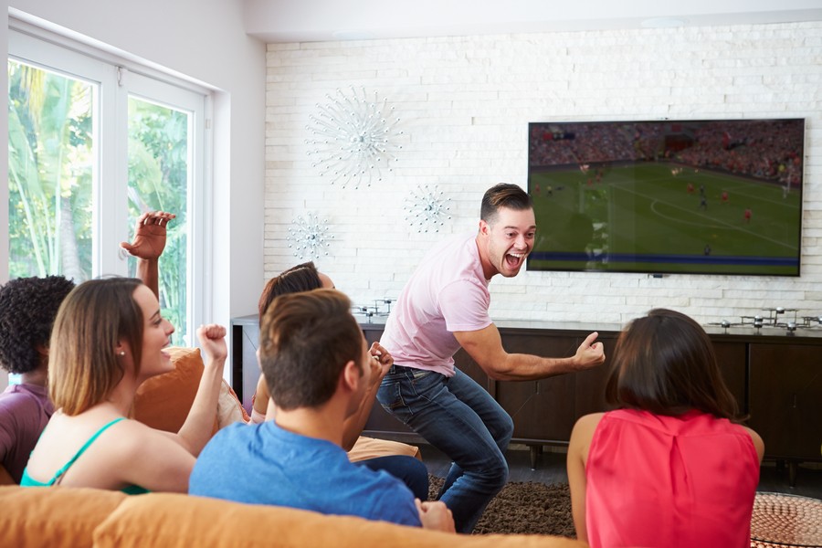 building-the-ultimate-home-theater-for-sports-fans