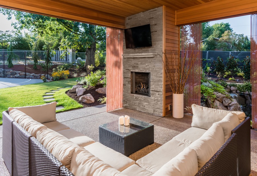 why-every-home-needs-bug-screens-for-patios